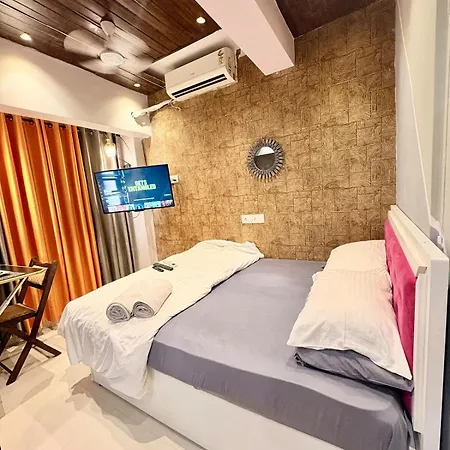 Studio 105 Bhamala House, Near Boojee Cafe, Kantwadi, Bandra West